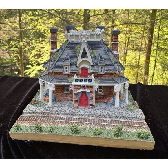 Santa’s Best 1995 Christmas In New England Train Station Excellent Condition! - Picture 2 of 7